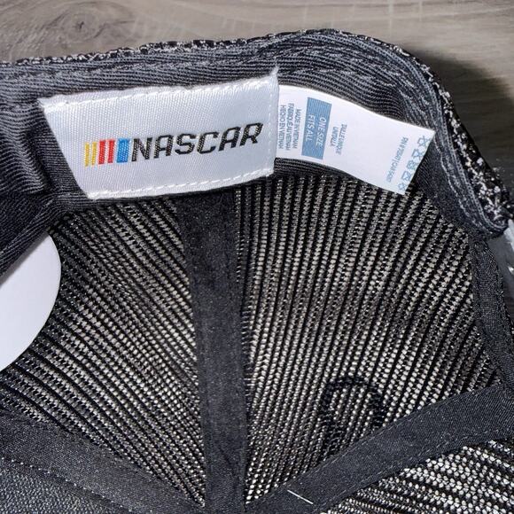 Officially licensed NASCAR camo mesh trucker snapback - Picture 6 of 6